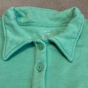 Green crop collar shirt from eerie